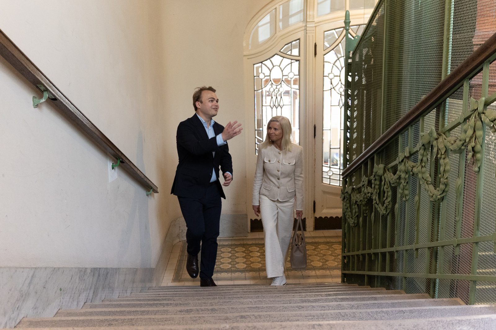 Persönliche Begleitung durch ein Wiener Zinshaus – Kuhn Immobilien